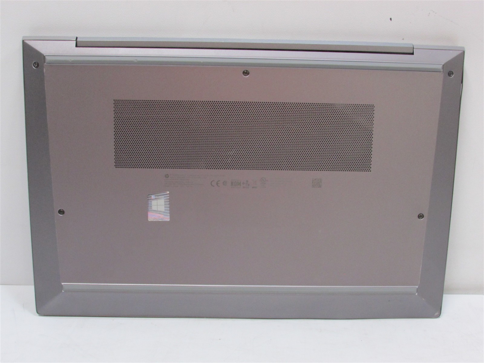 HP ZBook Firefly 14 G8 i7-1185G7 3.0GHz 32GB 256GB NVME 14″ W11P MISS KEY/SPKRS