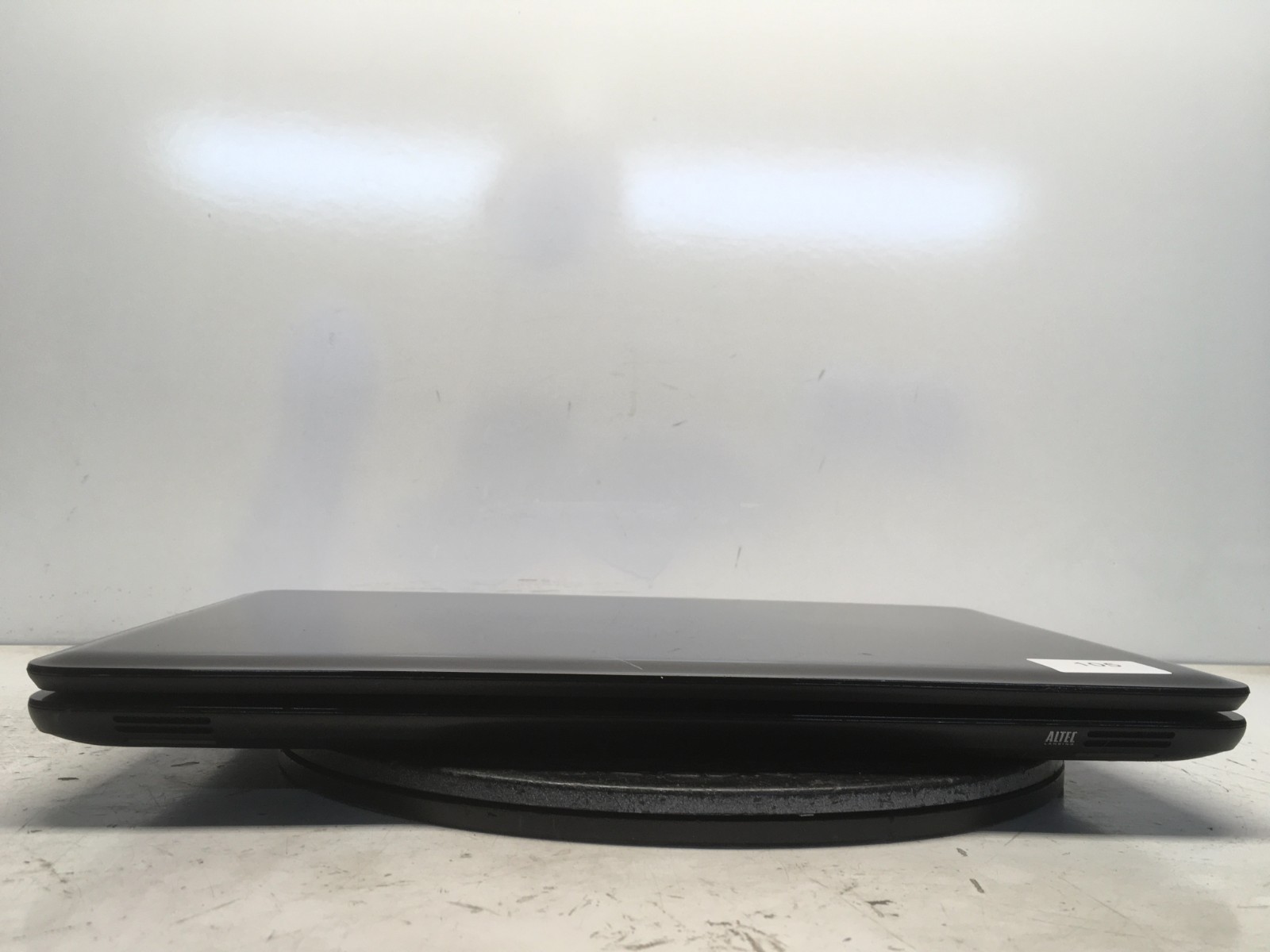 HP 2000-2B44DX AMD E-300 1300MHz 4 GB NO HDD