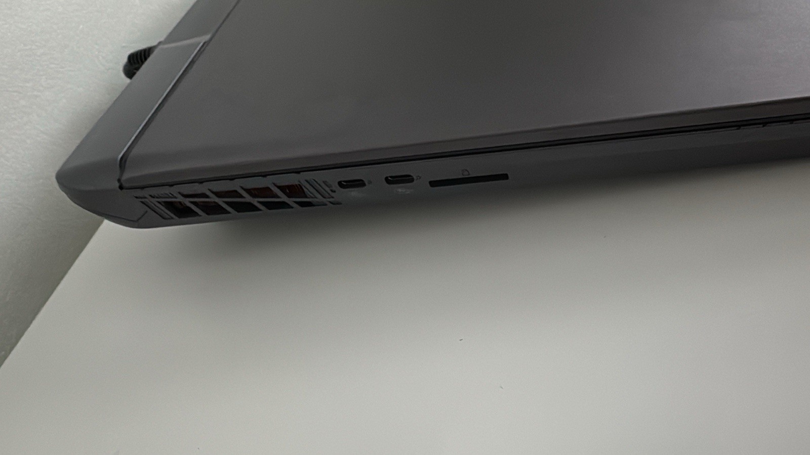 MSI Vector A16 HX A8W 16″