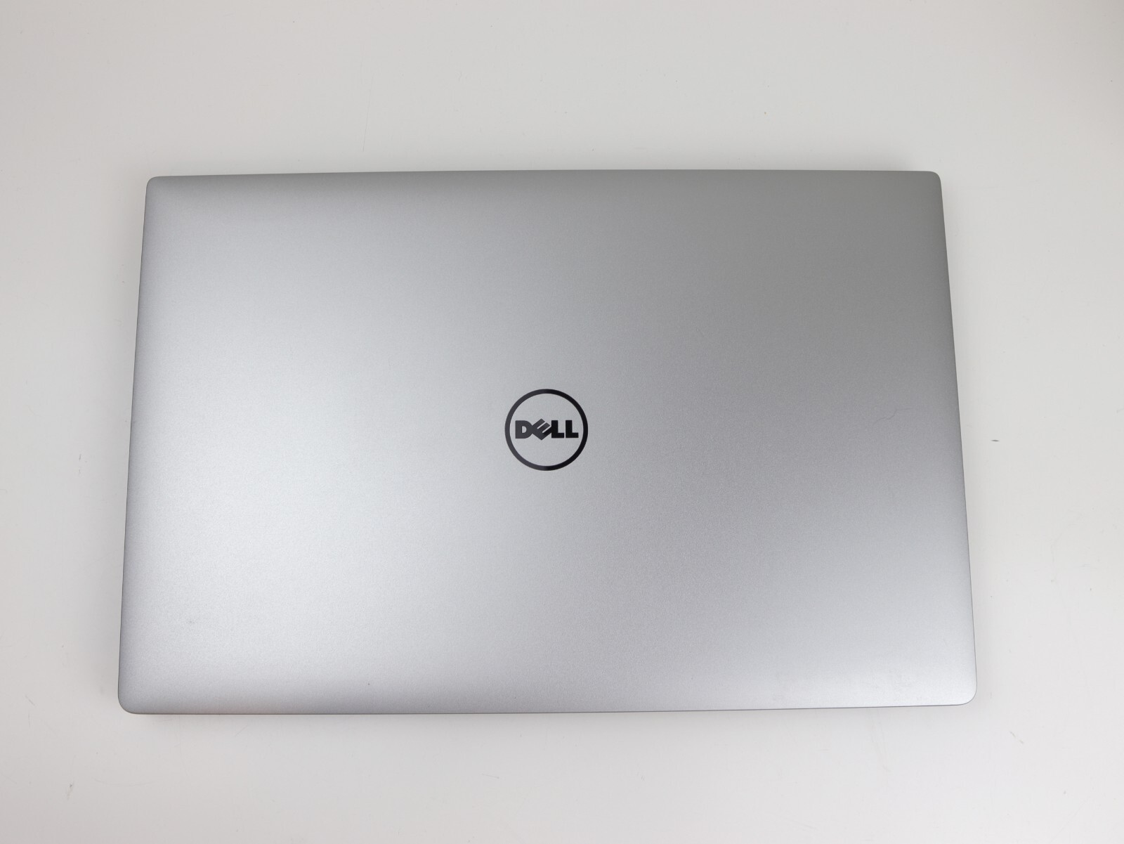 Dell Precision 5520 15.6″ Full HD Intel Core i7-7820HQ 16GB DDR4 512GB SSD Win11