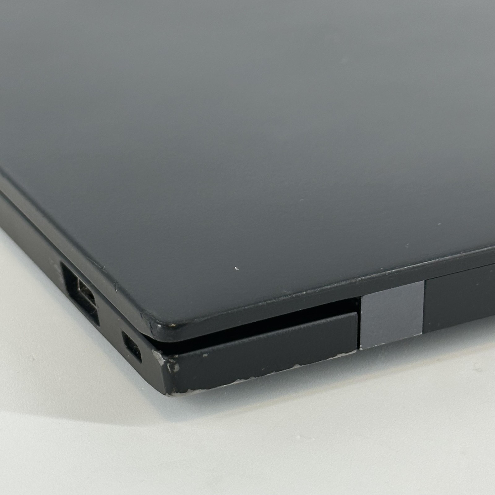 Lenovo ThinkPad X1 Carbon Gen 10 14 FHD+ 2.1 GHz i7-1260P 16GB 512GB SSD Good
