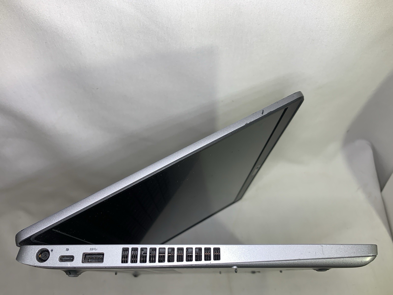 Dell Latitude 15 5510 15.6″ Laptop i5 10210U 8GB RAM 256GB Win 11