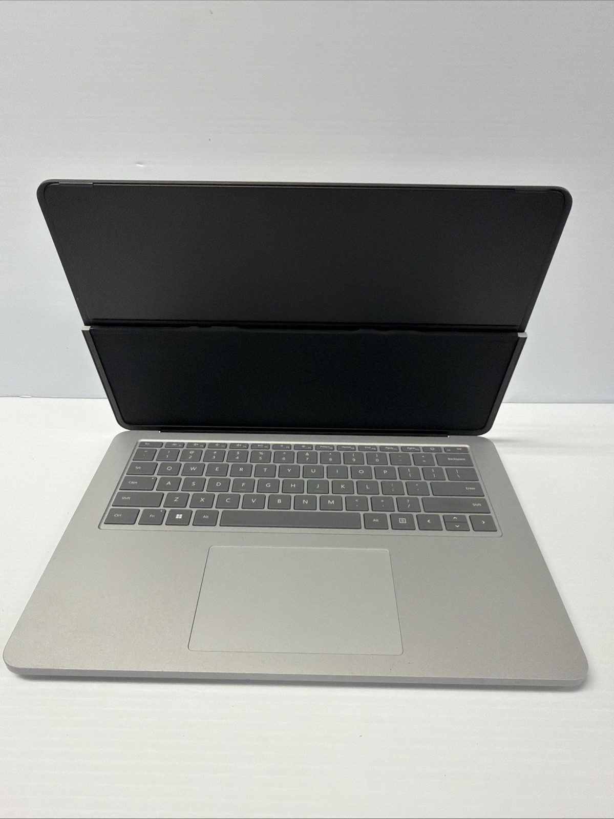 Microsoft Surface Laptop Studio 14.4″ Touchscreen Laptop i5-11300H 16GB RAM 256G