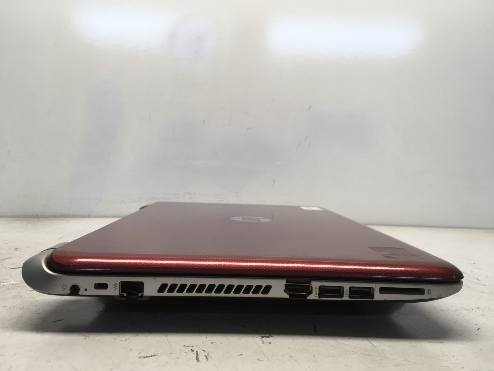 HP 15N094NR AMD E1-2100 1000MHz 8 GB NO HDD No Batt
