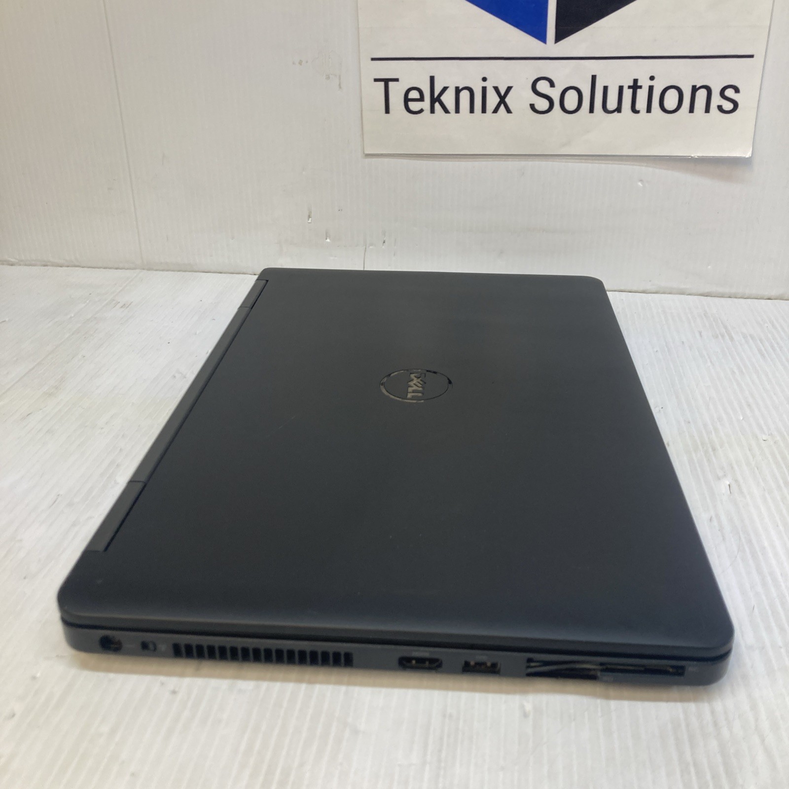 Dell Latitude E5540 Intel i5-4210U 1.7GHz 4 GB NO HDD Boot to BIOS no Battery