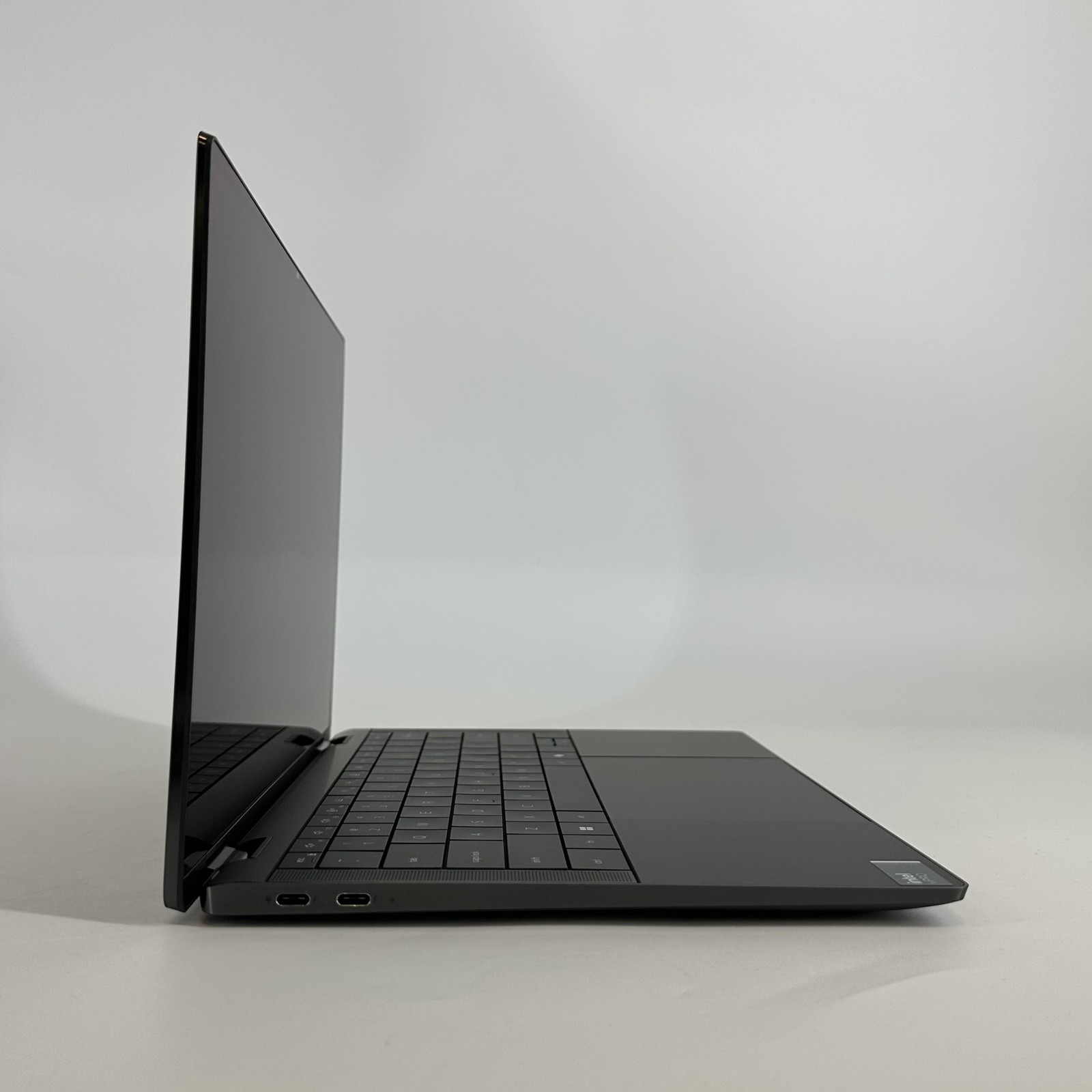 Dell Latitude 9450 (2-in-1) 14 2K TOUCH 2.1 GHz Ultra 7 165U 32GB 1TB SSD