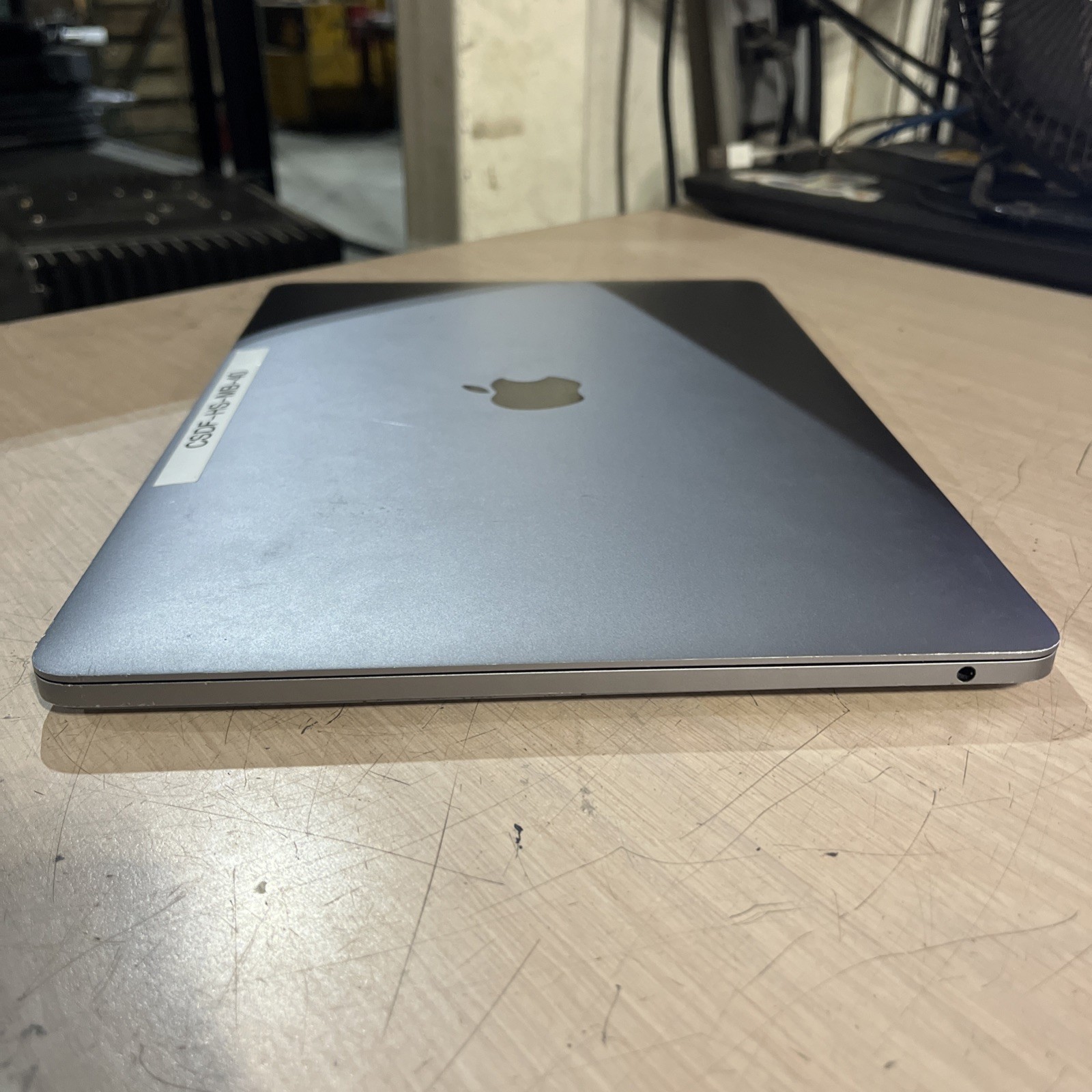 APPLE MACBOOK PRO 13″ MID-2017 CORE I5-7360U 2.3GHZ 8GB RAM NO HD –