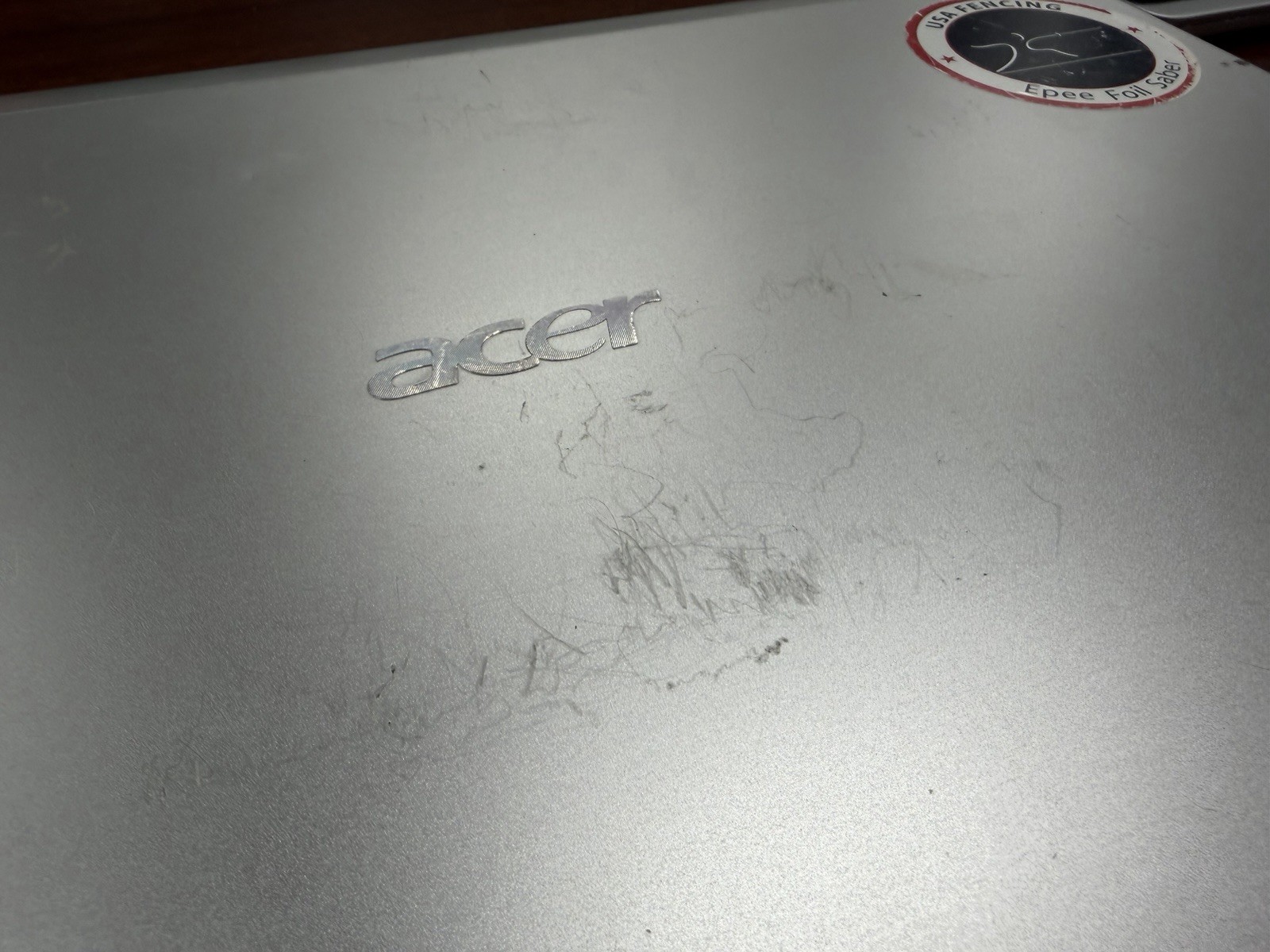 EXTREMLY RARE Acer Aspire 8943G 18.4″ i7-720QM, Radeon 5850, 4GB RAM, 500GB HDD