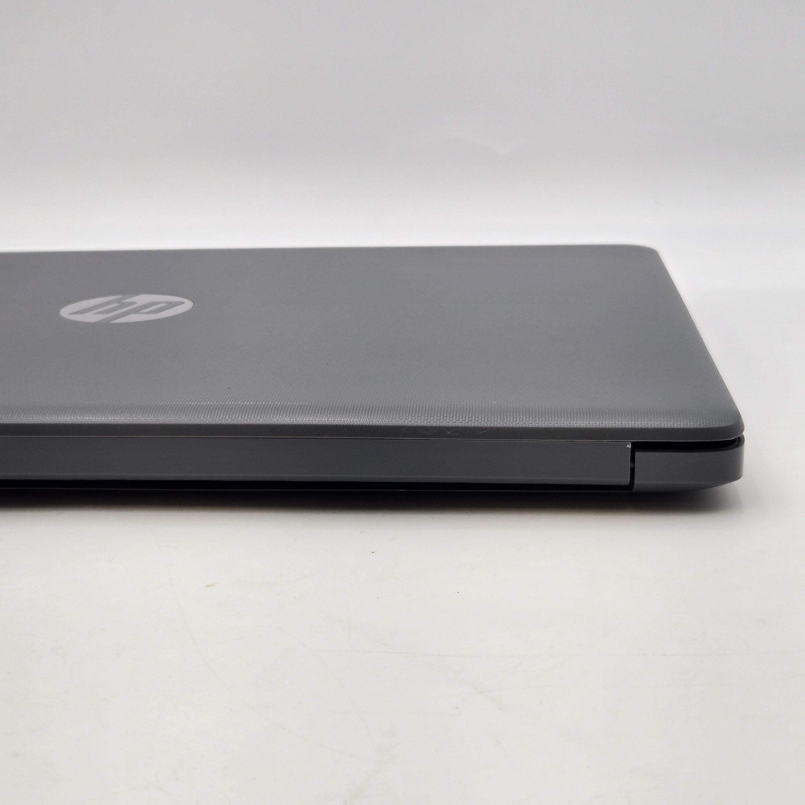 HP Laptop 15-da0046nr 15″ Touch Core i3 7th Gen 8GB RAM 1TB – For Parts *READ*