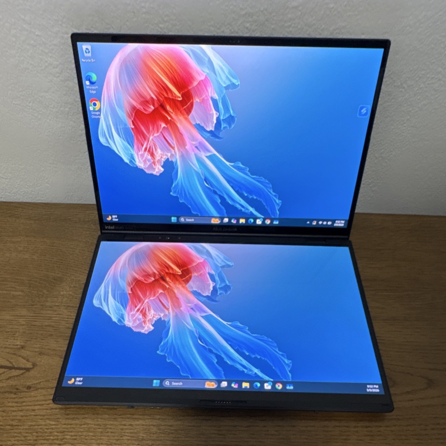 ASUS Zenbook UX8406MA Dual Screen Laptop 2025 amazing condition