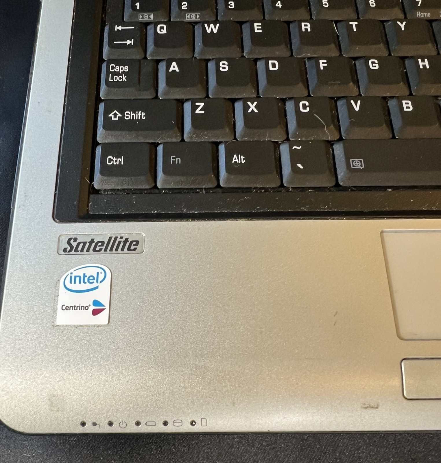 Toshiba Satellite M105-S3041 Vintage Laptop Intel Centrino XP Era – Untested