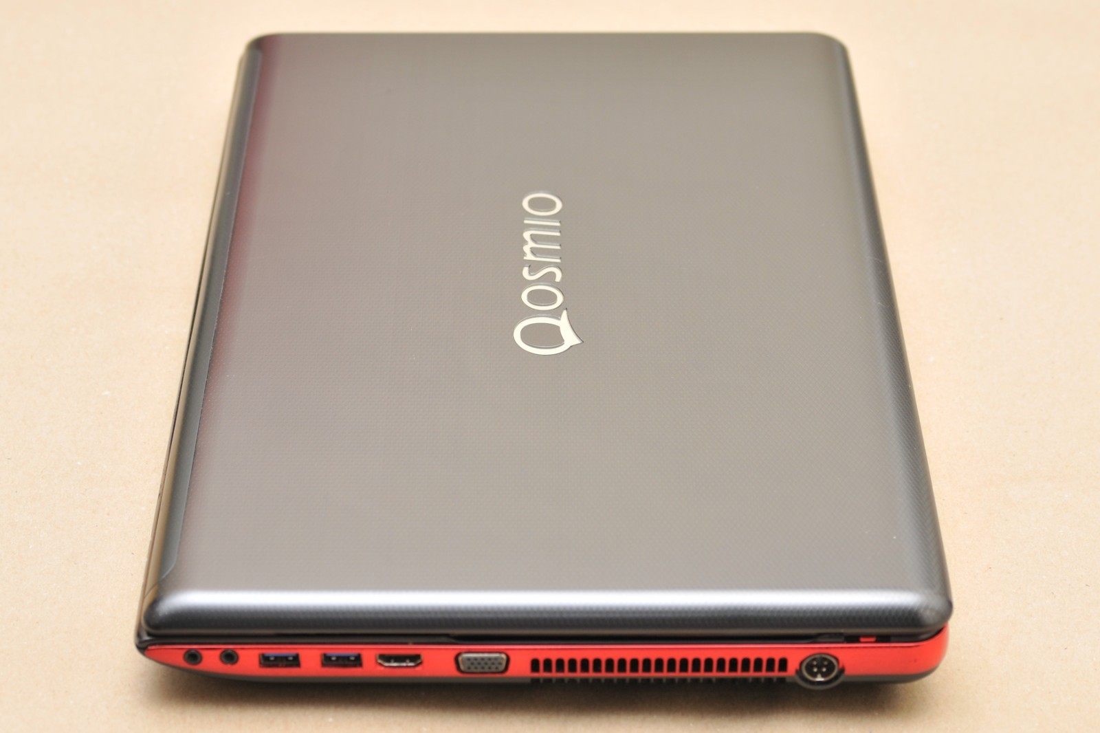 Toshiba Qosmio X875-Q7190 i7-3630QM GeForce GTX 670M 256GB SSD 12GB RAM Win 8