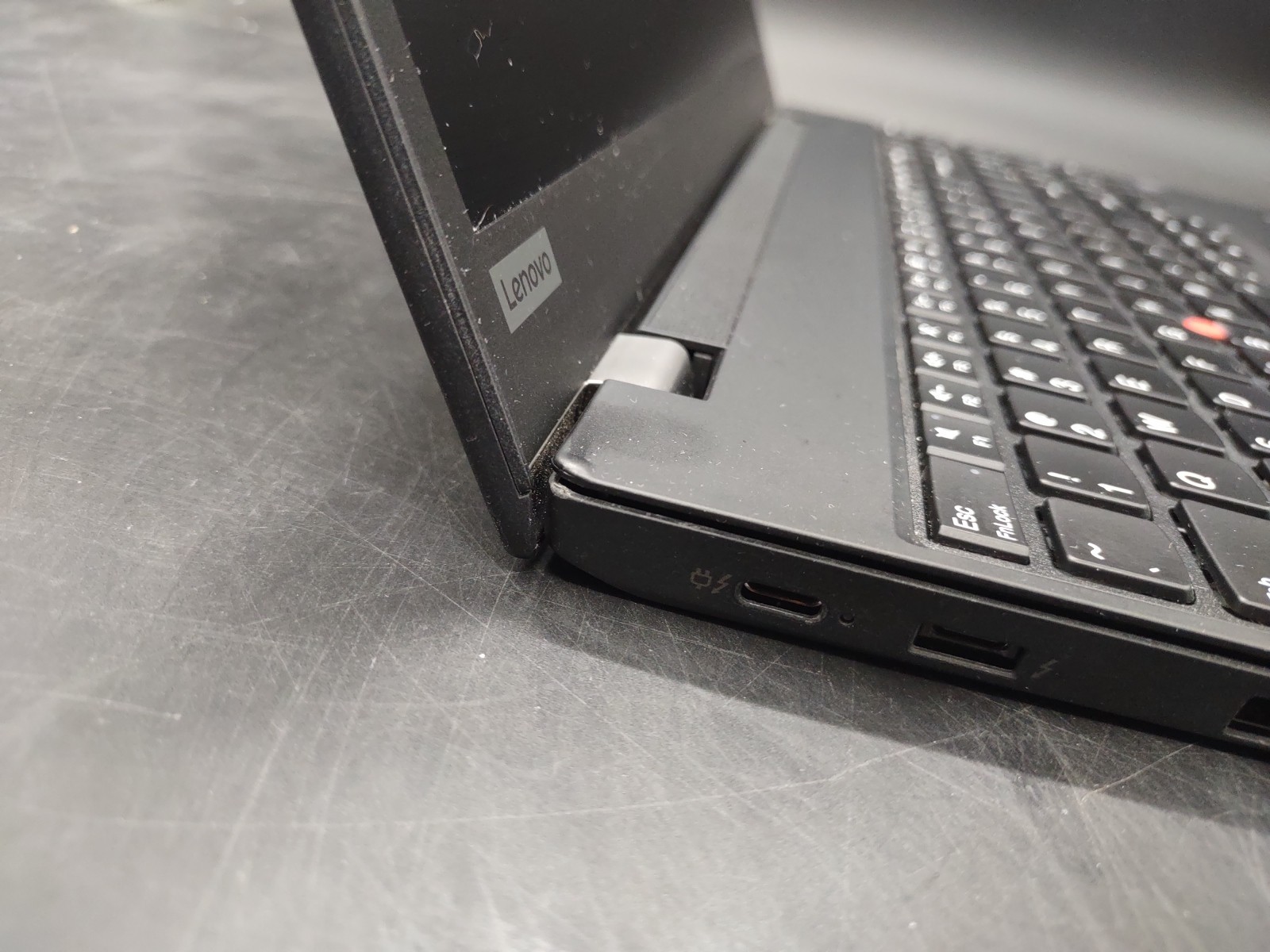 Lenovo Thinkpad T15 i7 1165G7 @ 2.80GHz 16GB RA NO SSD NO OS