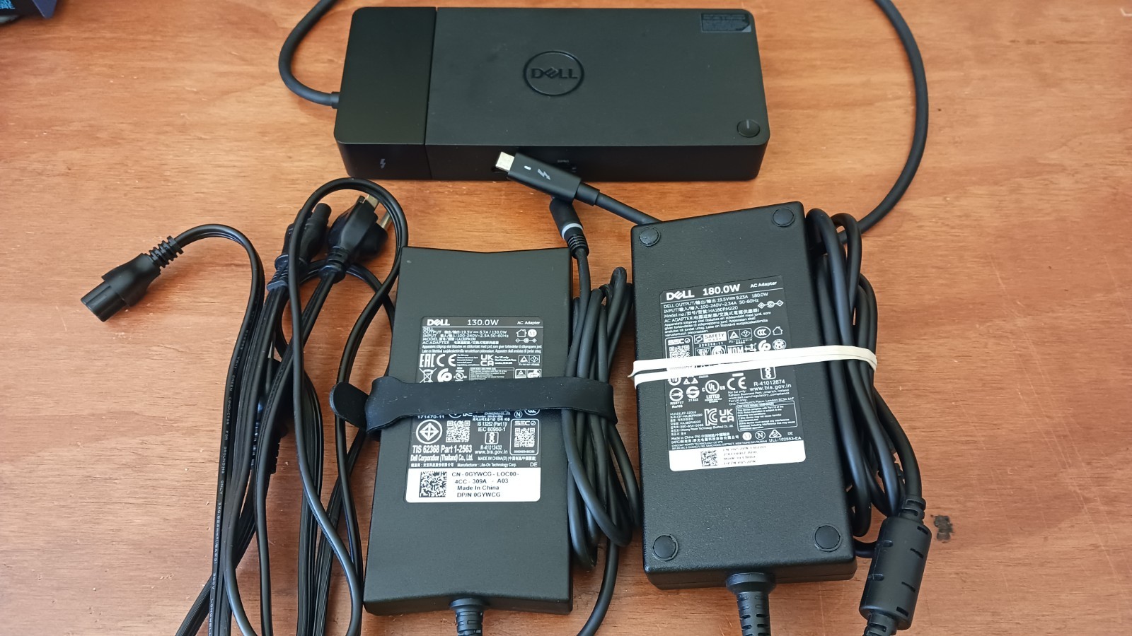 Dell Latitude 5511 i7-10850H 2.70GHz 16GB RAM 256GB SSD w/ Dell WD19TBS