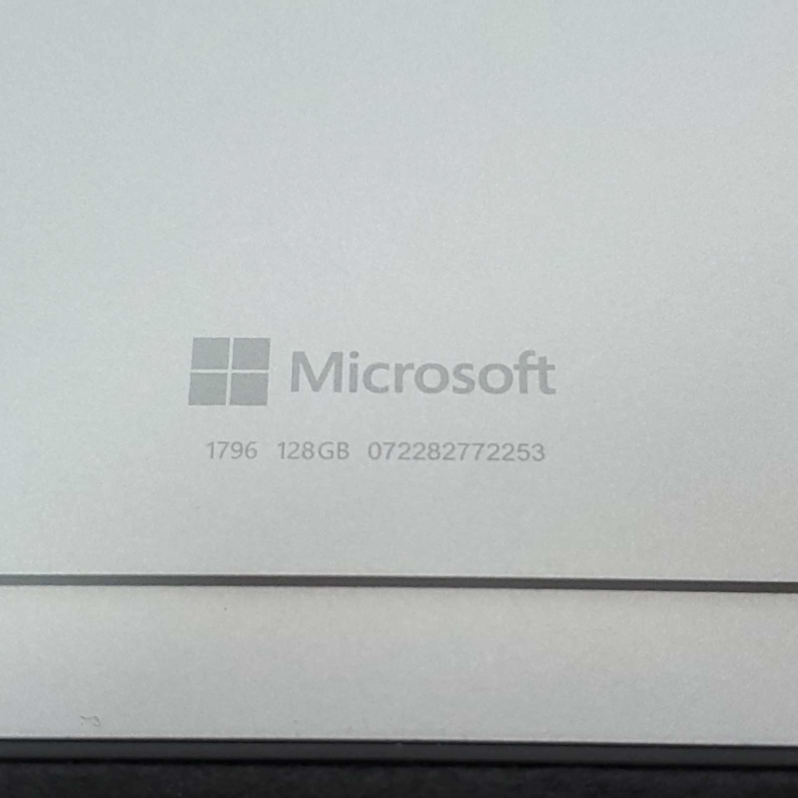 Microsoft Surface Pro 5 M3-7Y30 4GB RAM 128GB SSD 12.3″ Tablet Pre-owned