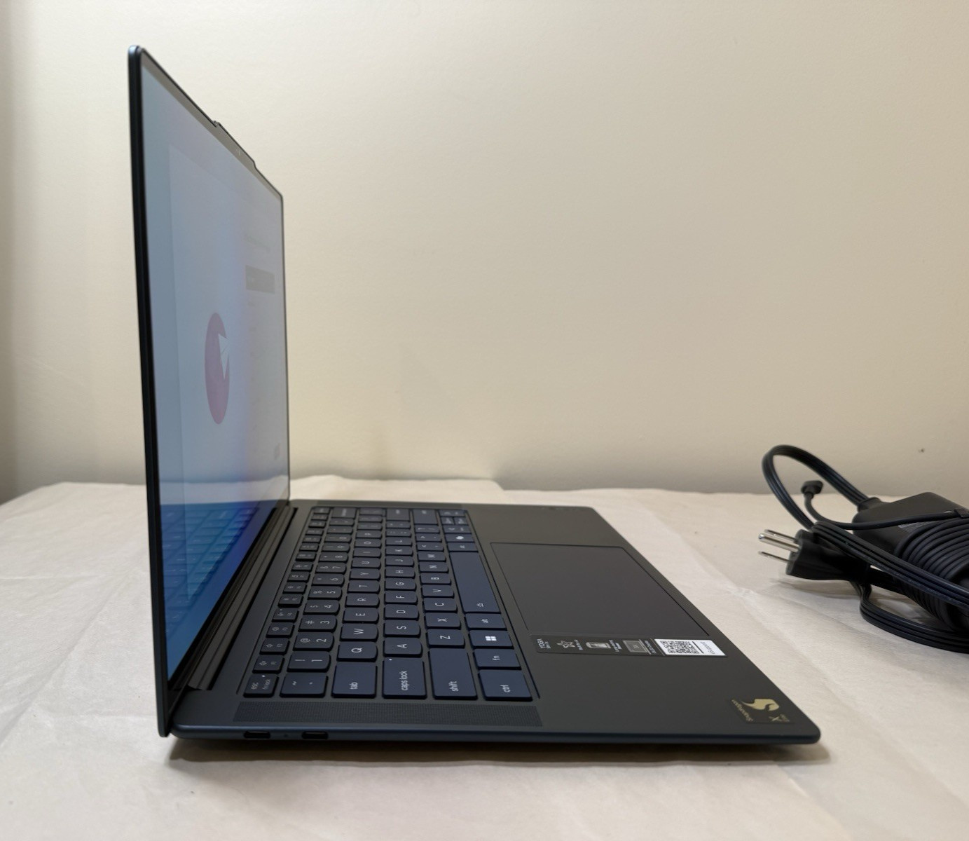 Lenovo Yoga Slim 7x Copilot+ 14.5″ 3K OLED Touch Snapdragon X1E78100 32GB 1TB