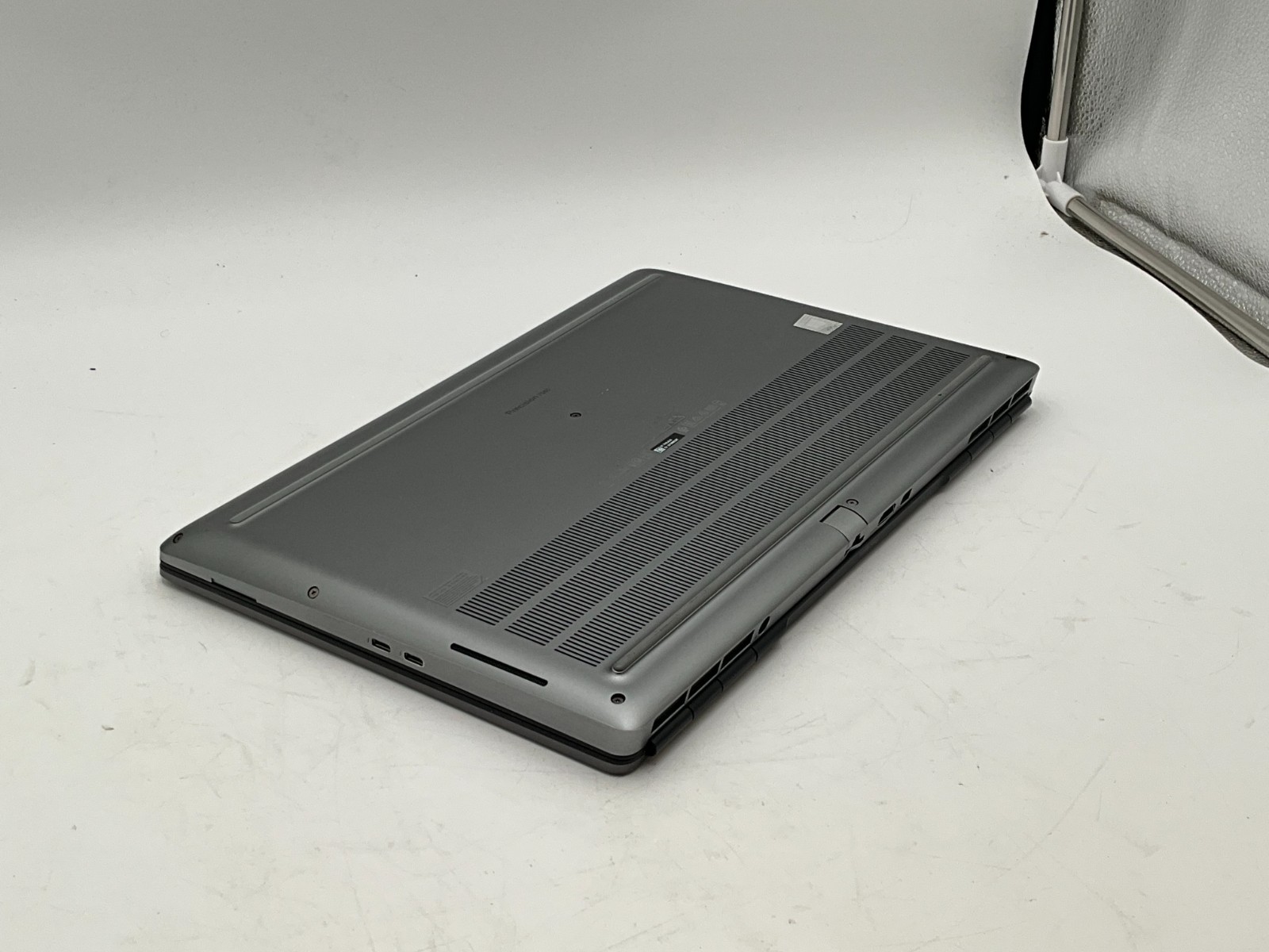 DELL Precision 7560 i7-11850H 2.50g 32GB 1tb T1200 15.6″ WIN11 Laptop FHXJ6J3