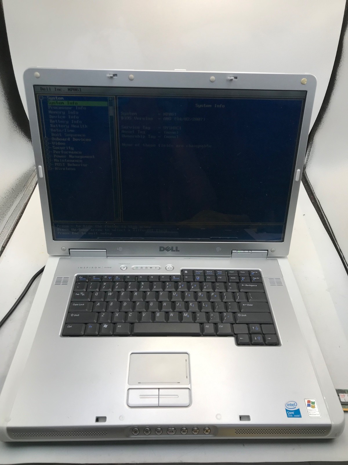 Dell Inspiron 9400 Workstation Intel Core Duo 17″ Laptop-BROKEN RAM CLIP- MZ