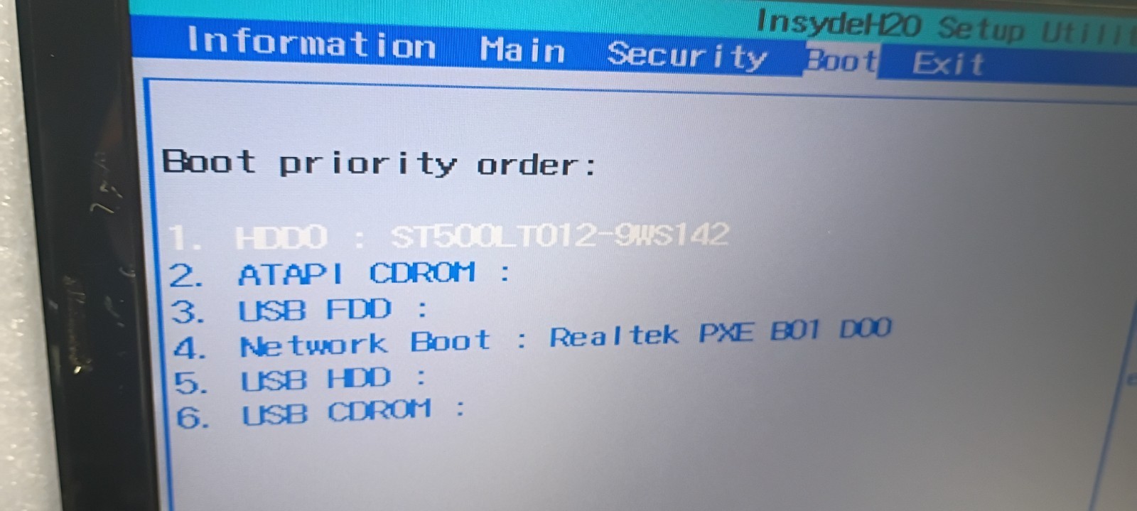 Acer Aspire V5-121- 11.6 Notebook AMD C70 @ 1.00GHz- Works bad Battery. no charg