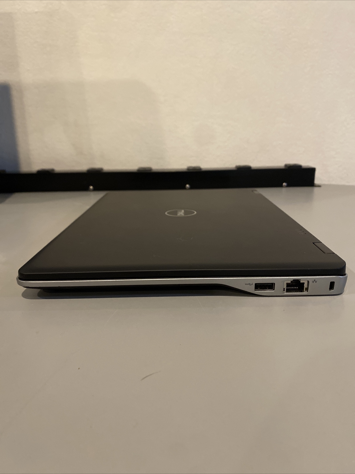 Dell Latitude E6430U i7 No Video. Sold as not working for parts.