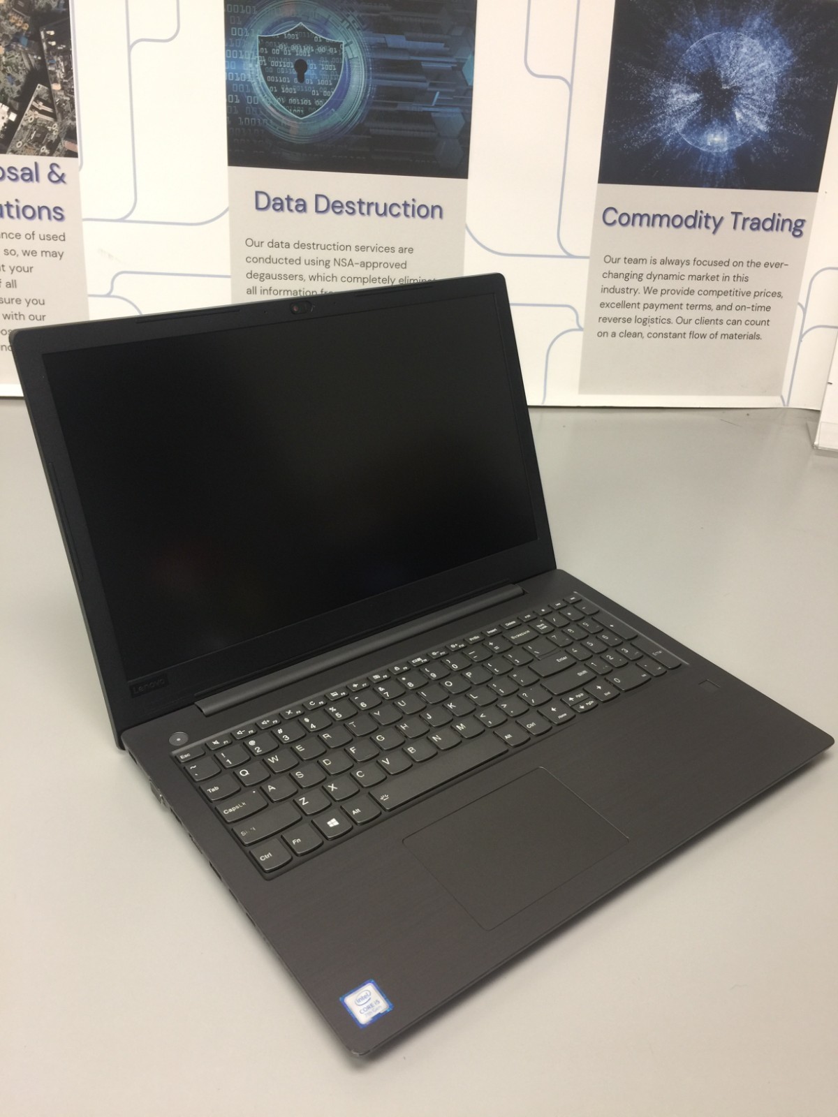LenovoV330-15IKB (81AX) core i5 7th gen 2.50 ghz 8 GB RAM 256 GB SSD WIN 11 PRO