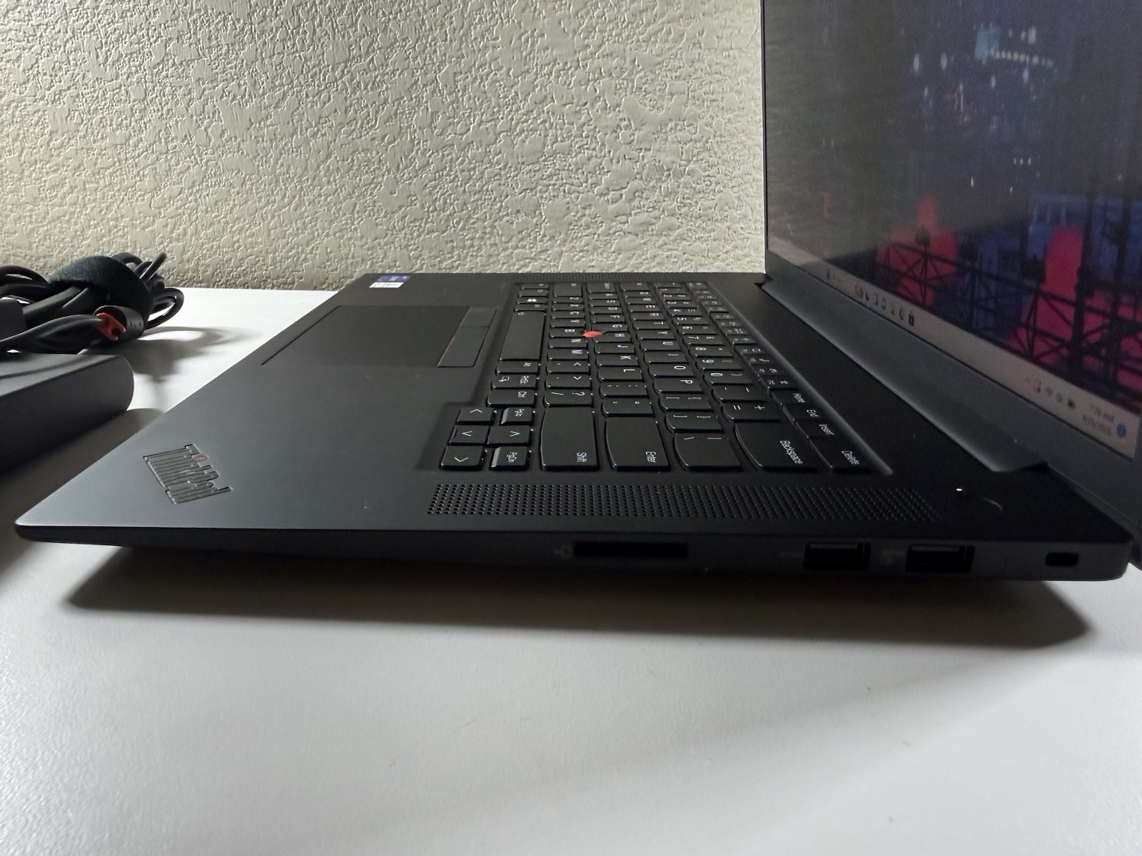 LENOVO THINKPAD P1 Gen 4 2560×1600 I7-11850H 512GB 32GB RAM NVIDIA T1200 WIN 11