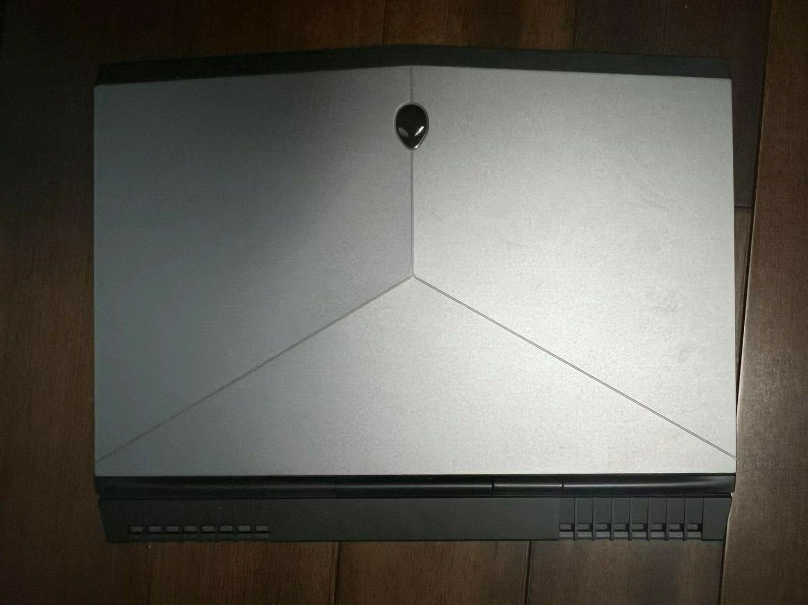 Alienware AW15R3 15.6 inch (1TB, Intel Core i7-8750H, 16GB)