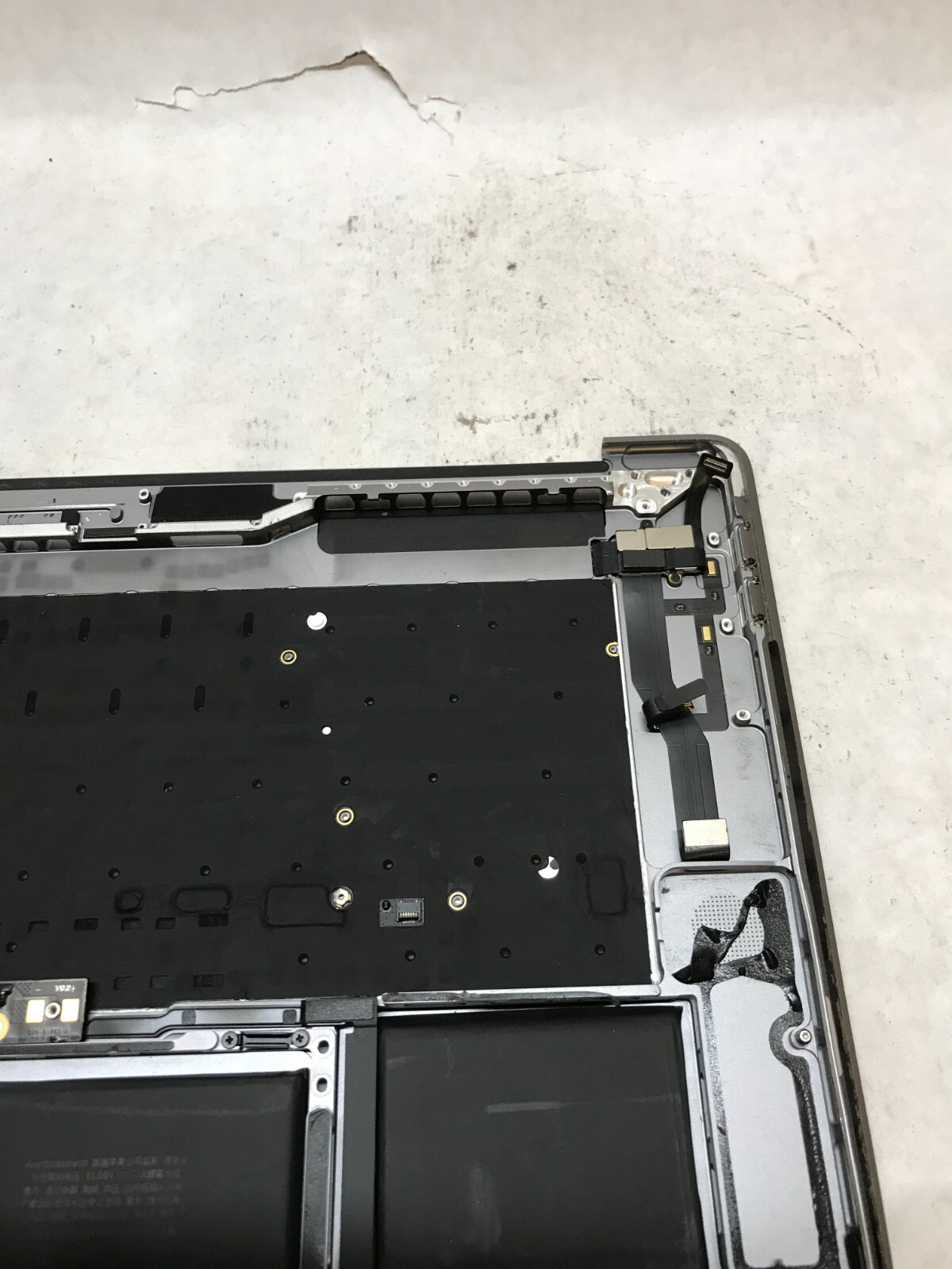 Apple MacBook Pro Touch/2018 A1990 Palmrest NO MOTHERBOARD For Parts/Repair- DW