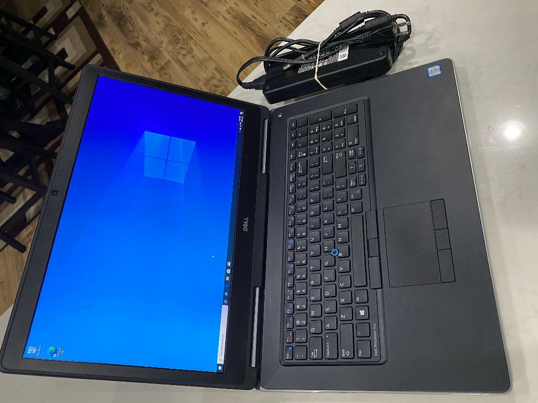 DELL Precision 7710 i7-6820HQ Intel Quad Core 16GBDDR4 2.7GHz 512GBSSD Win Pro