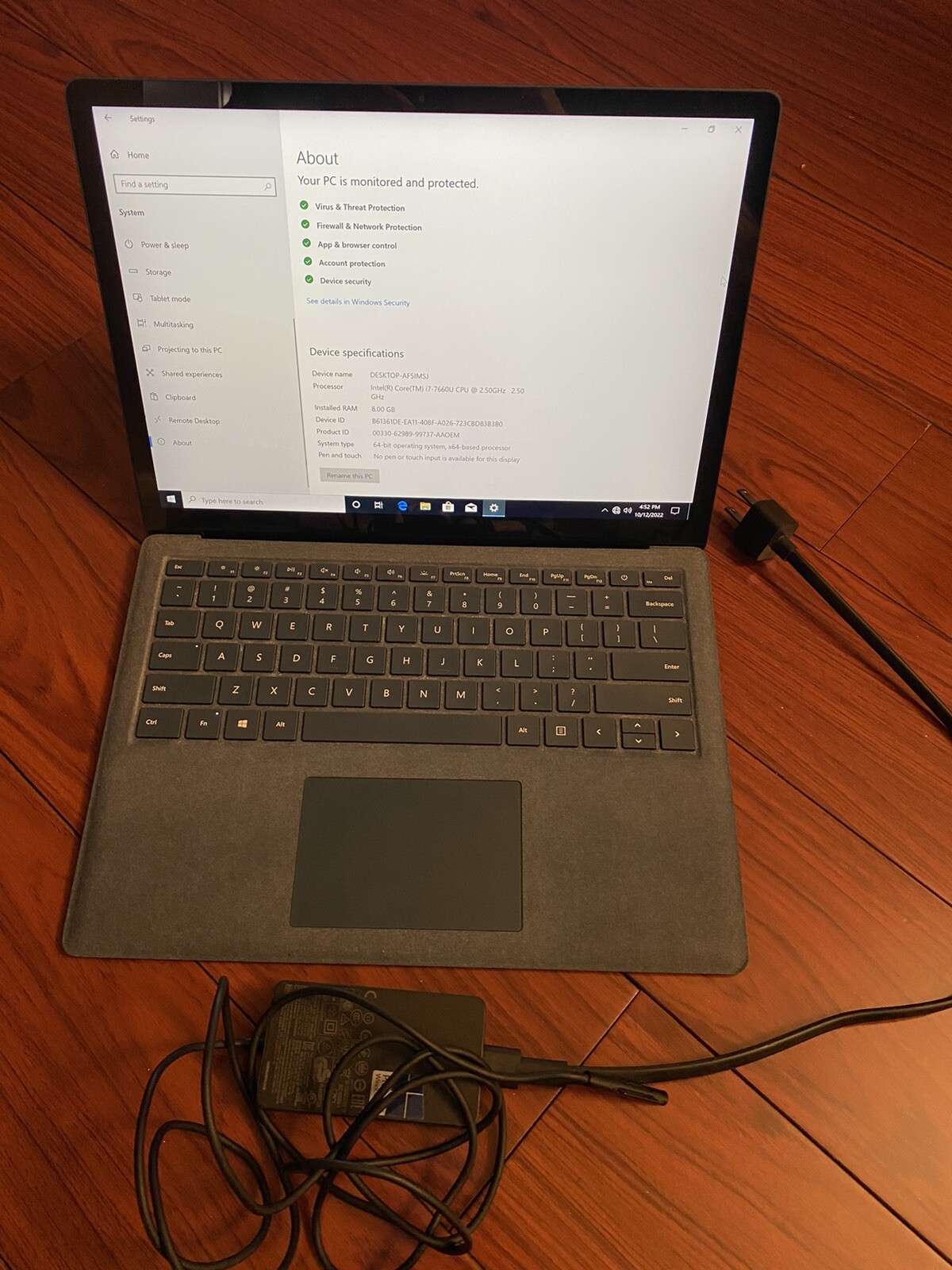 Microsoft Surface Laptop 13.5″ (256GB SSD, Intel Core i7-7660U, 2.50GHz, 8GB…