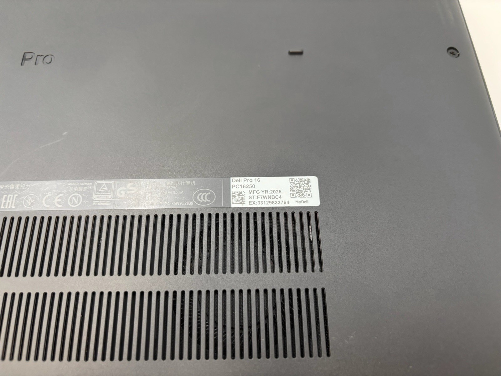 Dell Pro 16 PC16250 16″ 256 GB SSD 8 GB RAM Intel Core 3 100U Windows 11 Pro