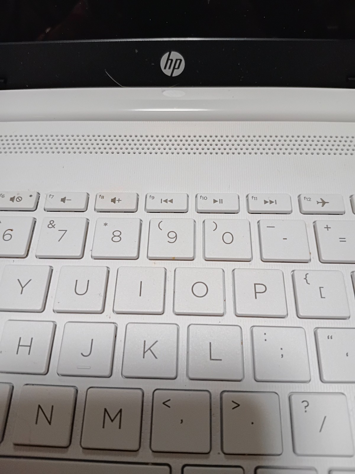HP 15.6 Notebook – 15-da0043nr White 2019
