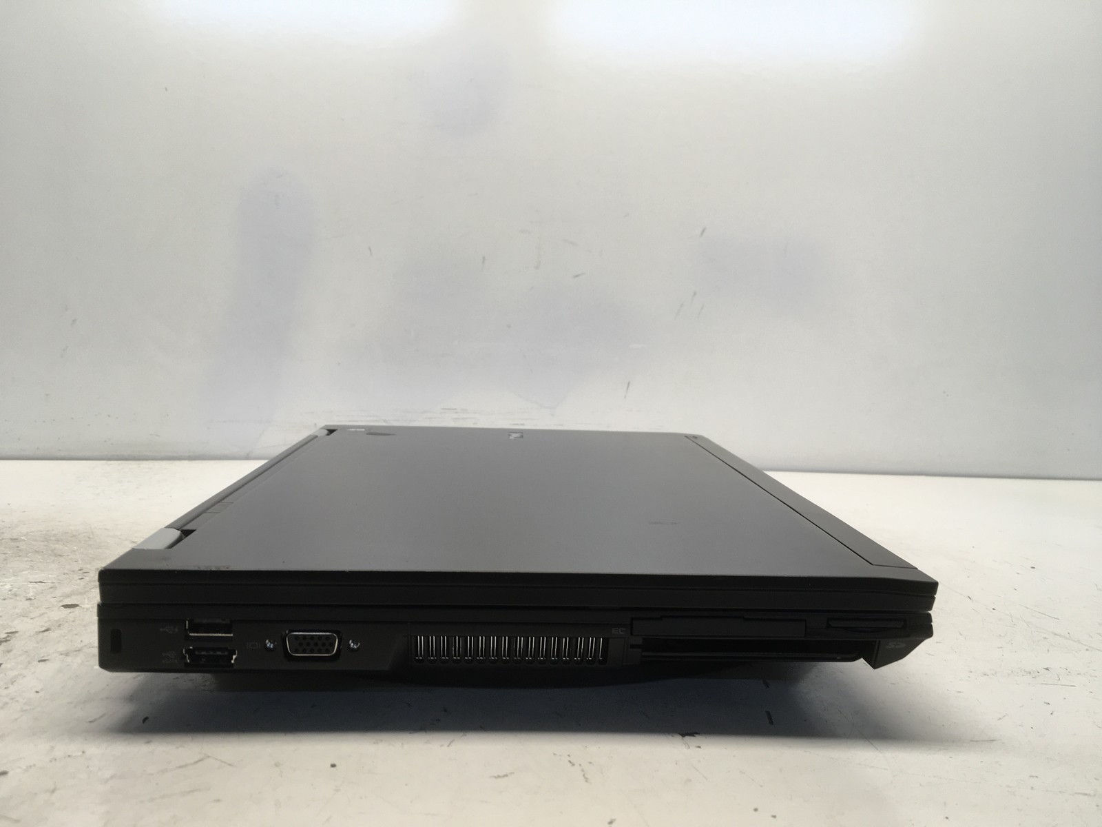 Dell Latitude E6500 Intel Core 2 Duo P8400 2.26GHz 1 GB NO HDD No Batt