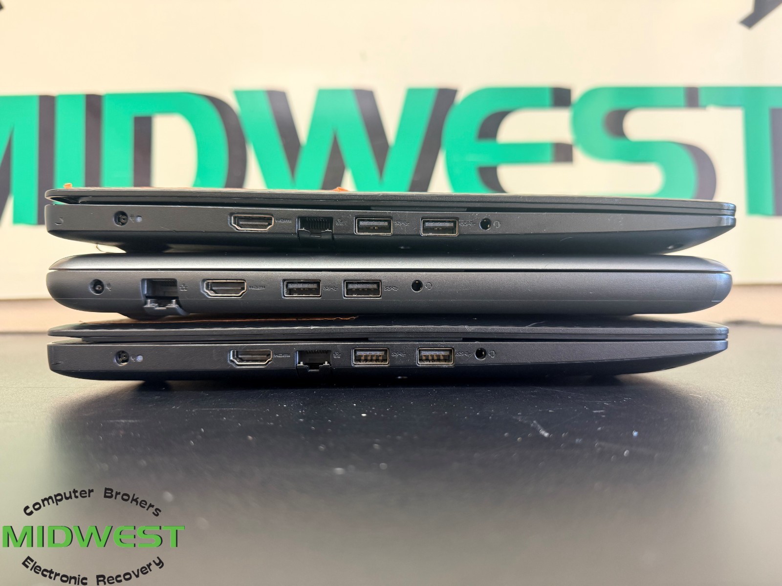(Lot of 3) Dell Inspiron Laptops i3-8145U/i7-7500U/AMD Ryzen 3 2300U (See Desc.)