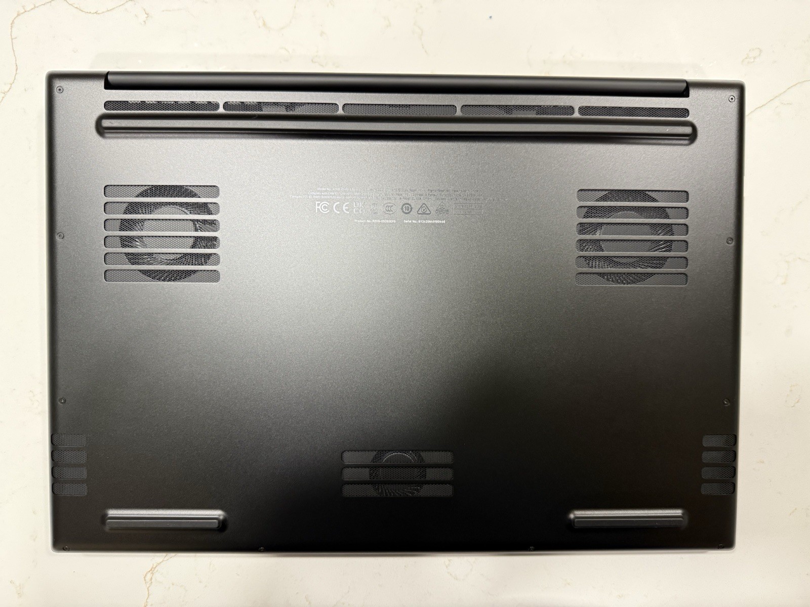 *Mint* Razer Blade 18 Corei9-14900HX, 64GB RAM, 4TB SSD, RTX 4090 16GB, 4K 200Hz