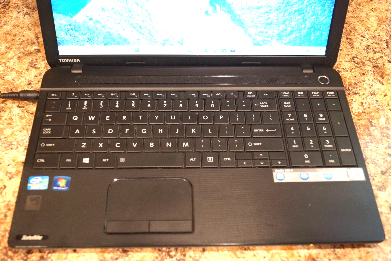 Activated Latest 25H2 WIN 11PRO Toshiba C55-A5245@2.40GHz,12GB RAM,500GB HDD