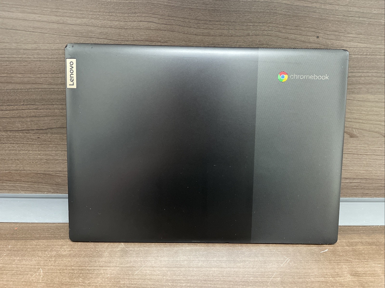 Lenovo Ideapad 3 11.6″ HD (AMD A6-9220C, 4GB RAM, 32GB eMMC) 82H40000US