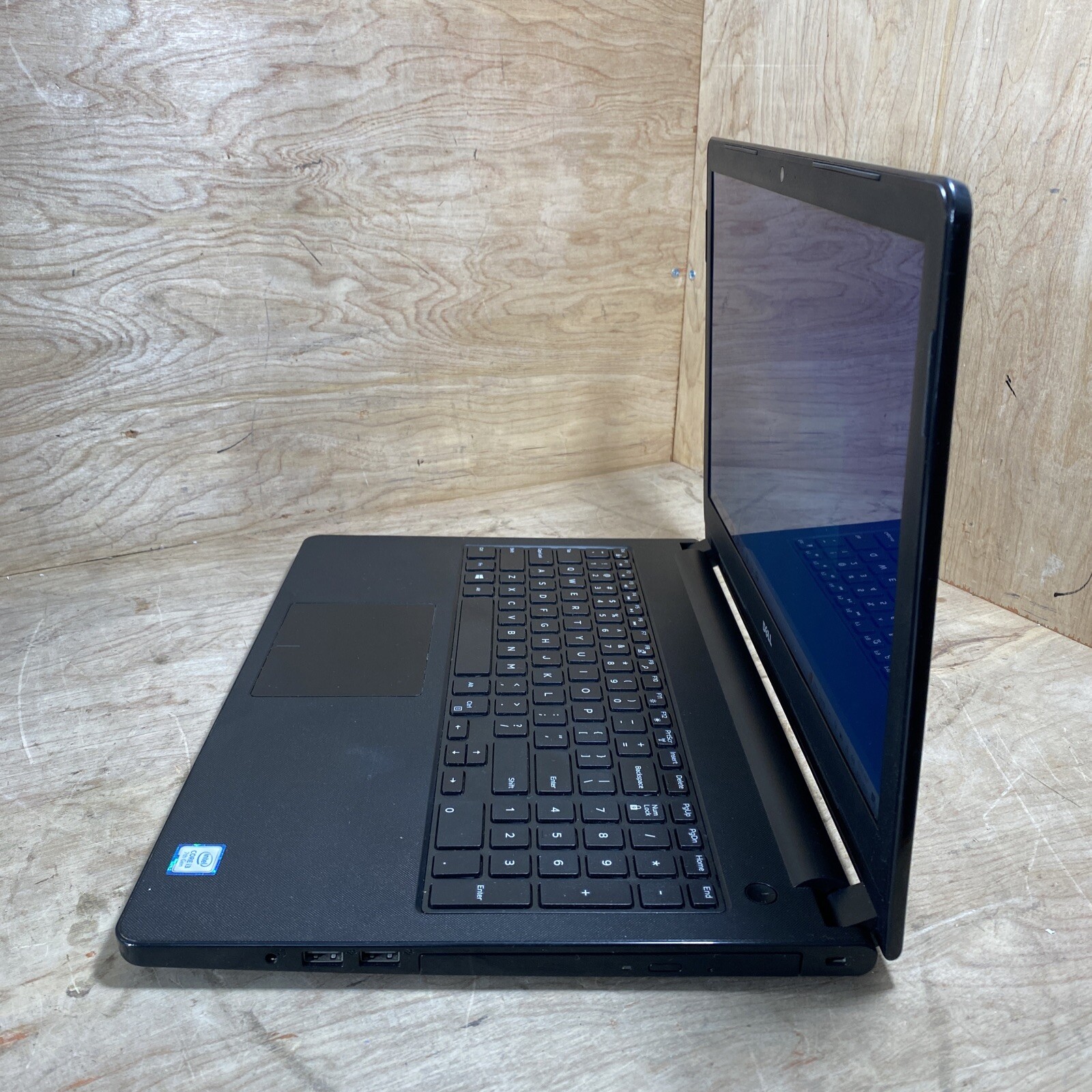 Dell Inspiron 5566 15.6″ i3-7100U @2.4GHz | 6GB | 240GB SSD | Touchscreen | W10H