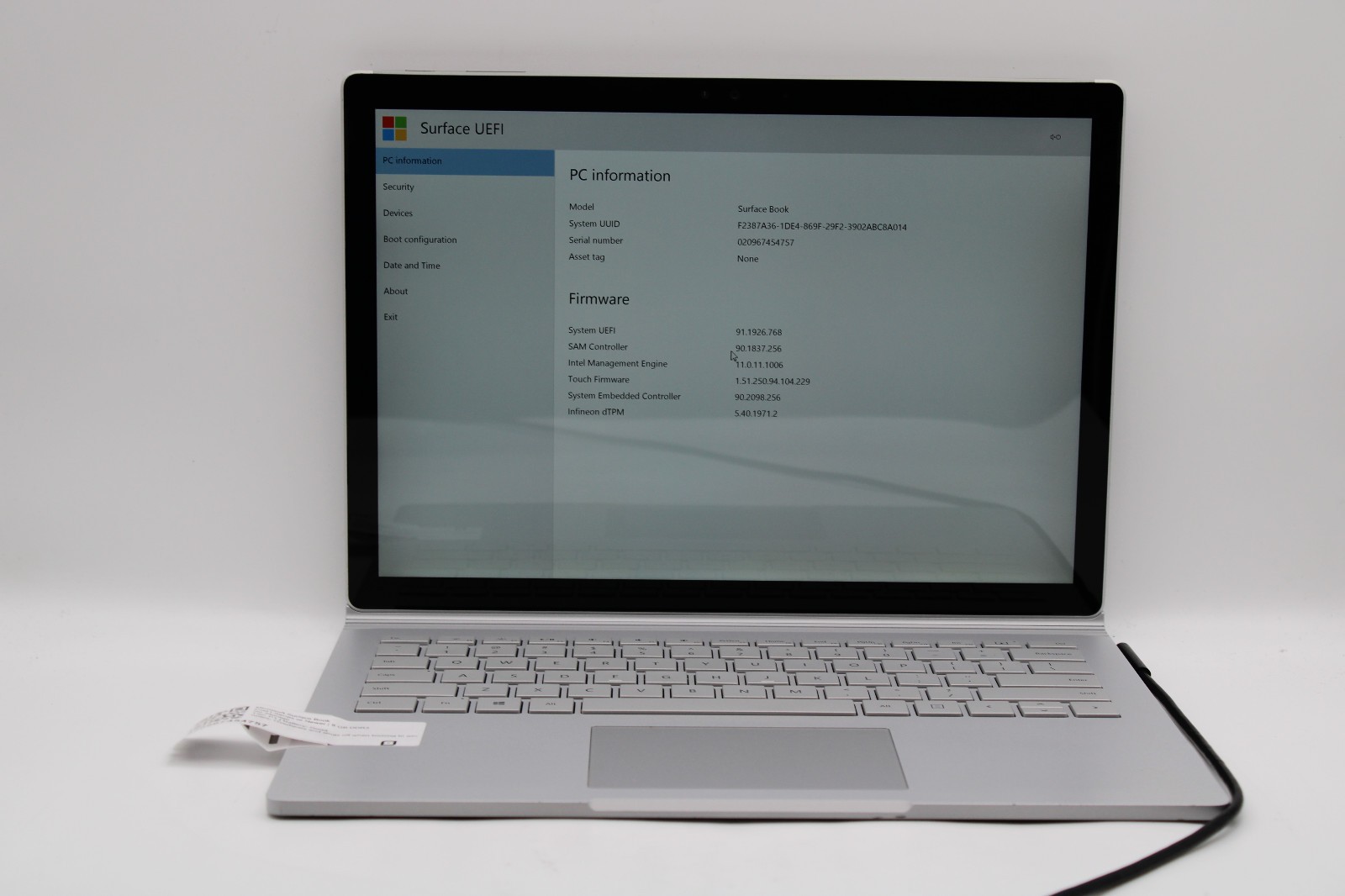 Microsoft Surface Book 13″ i7-6th Gen 8GB RAM 256GB SSD GTX 965M No OS *PARTS