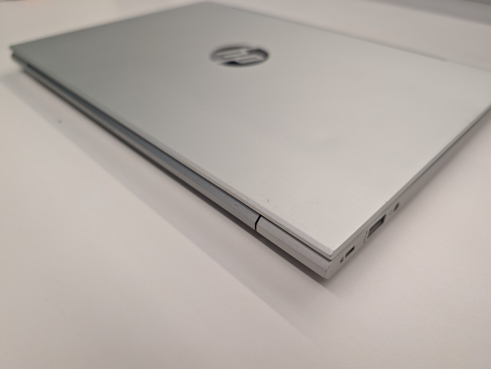 HP ProBook 430 G8 13.3″ (Intel Core i7-1165G7, 16GB RAM, 512GB SSD)