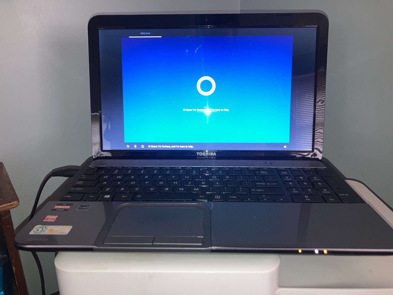 Toshiba Satellite L855D-S5117 AMD Laptop | Works Plugged In – Bad Battery