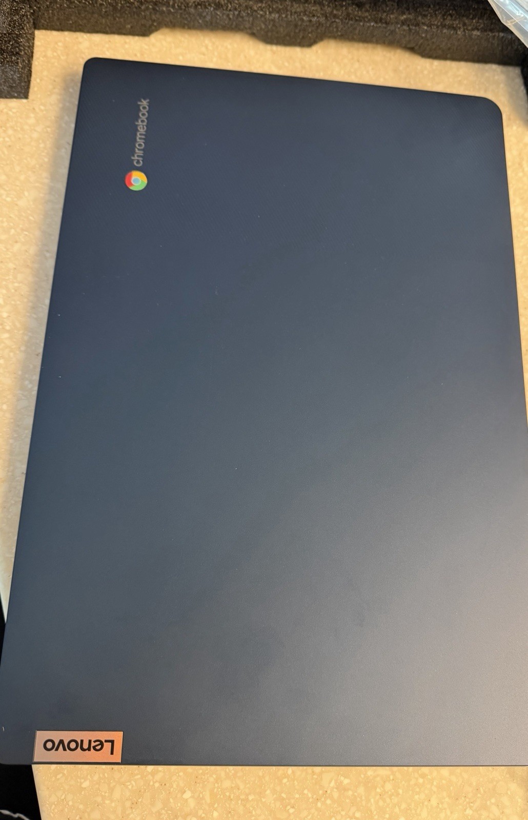 Lenovo Slim 3 Chromebook 14” FHD Touchscreen, MediaTek K 520, 4GB RAM, 64GB eMMC