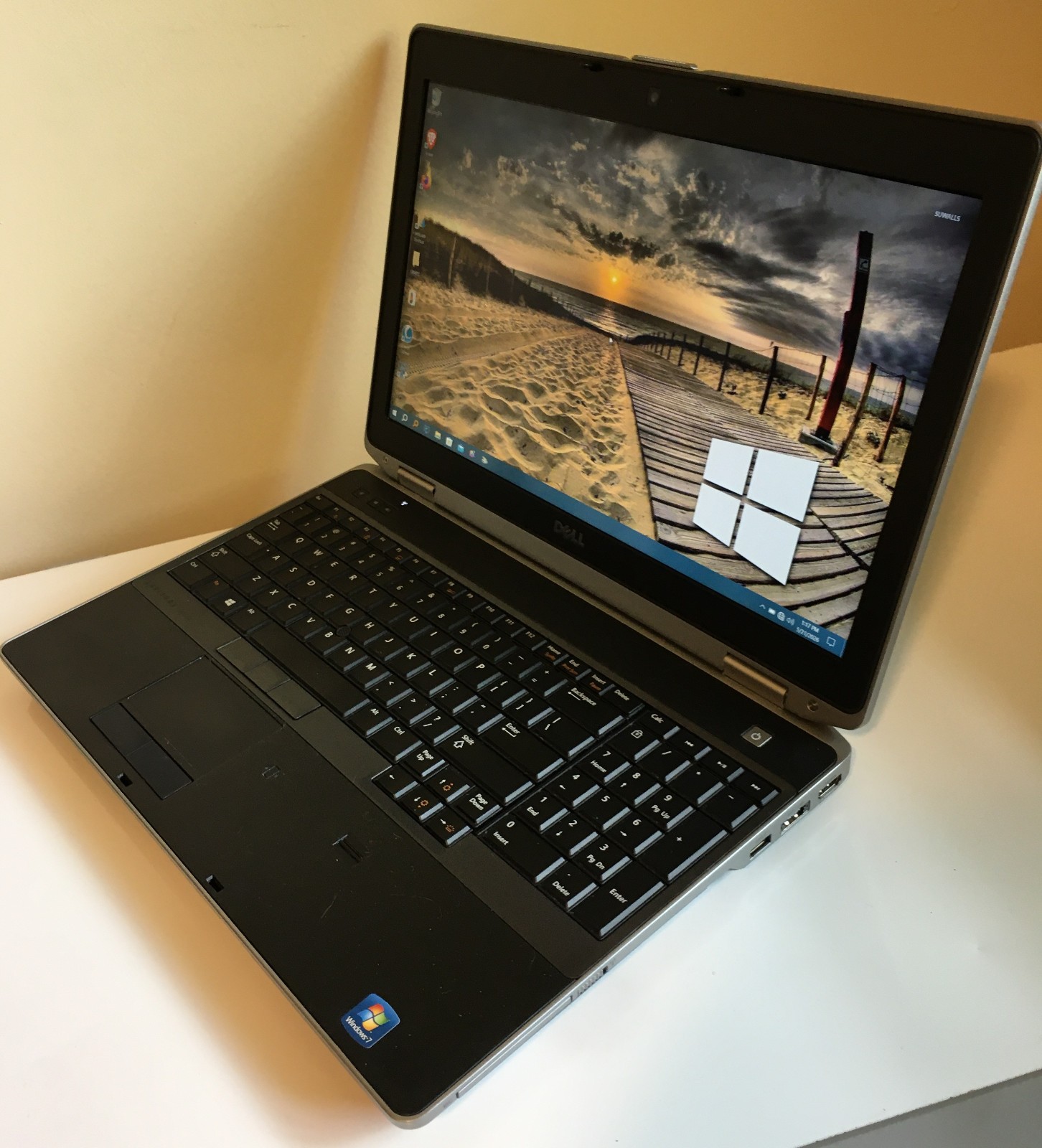 DELL LATITUDE E6530 15.5″ I7-3520M 8GB RAM 230GB SSD Win10Pro/DVD