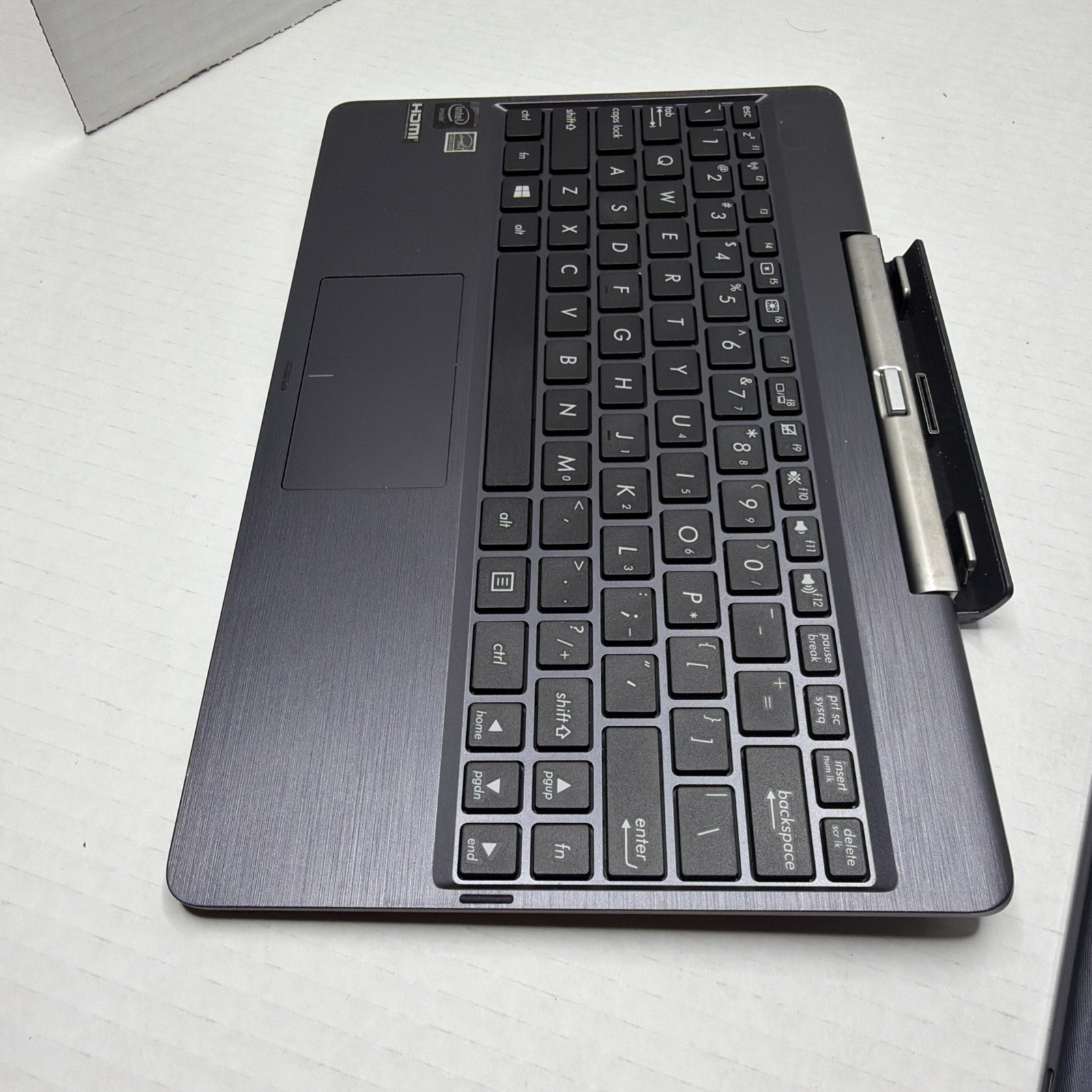 ASUS Transformer Book T100TAF 10.1″ Laptop Touchscreen 2GB Intel 32GB Untested