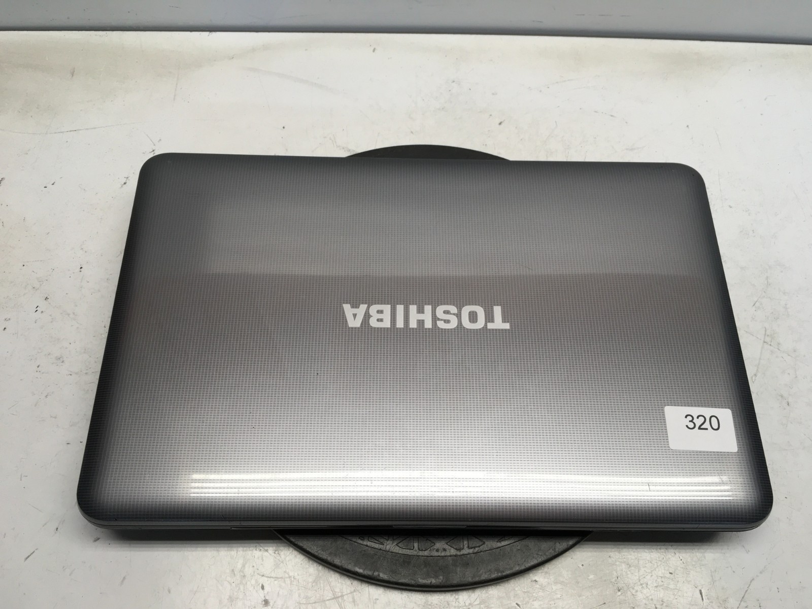 Toshiba Satellite L855-S5240 Intel i5-2450M 2.5GHz 6 GB NO HDD/Battery