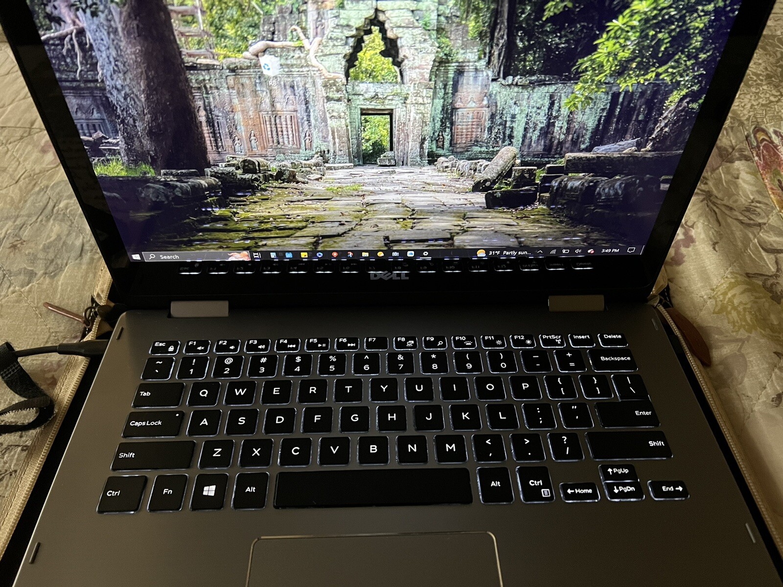 Dell inspiron 13 7000 Touch Screen Tablet 2-in-1 Book Case Included