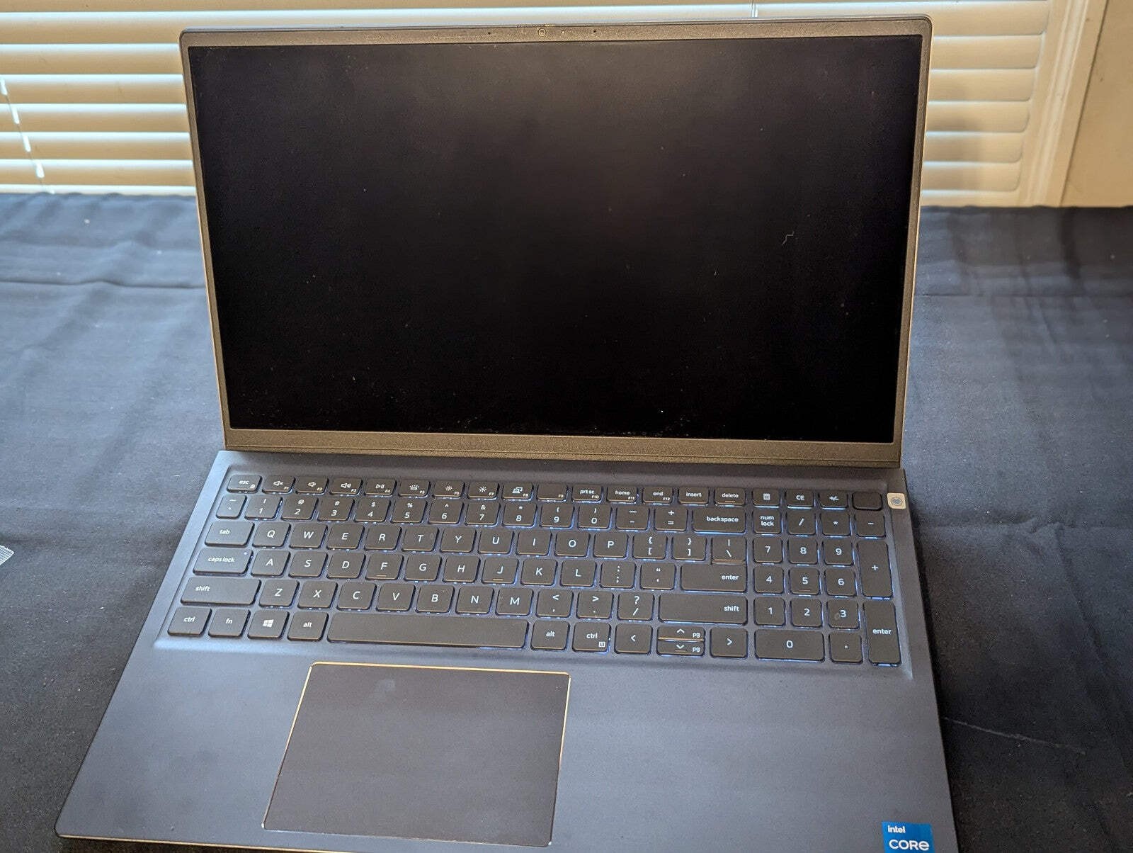 Dell Laptop – Vostro 15 5510 – i5-11320H 16GB 256GB SSD 15.6′” FHD W11P