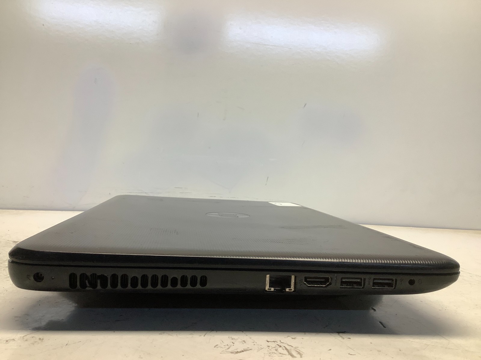 HP 15-BA015WM AMD E2-7110 1800MHz 4 GB NO HDD