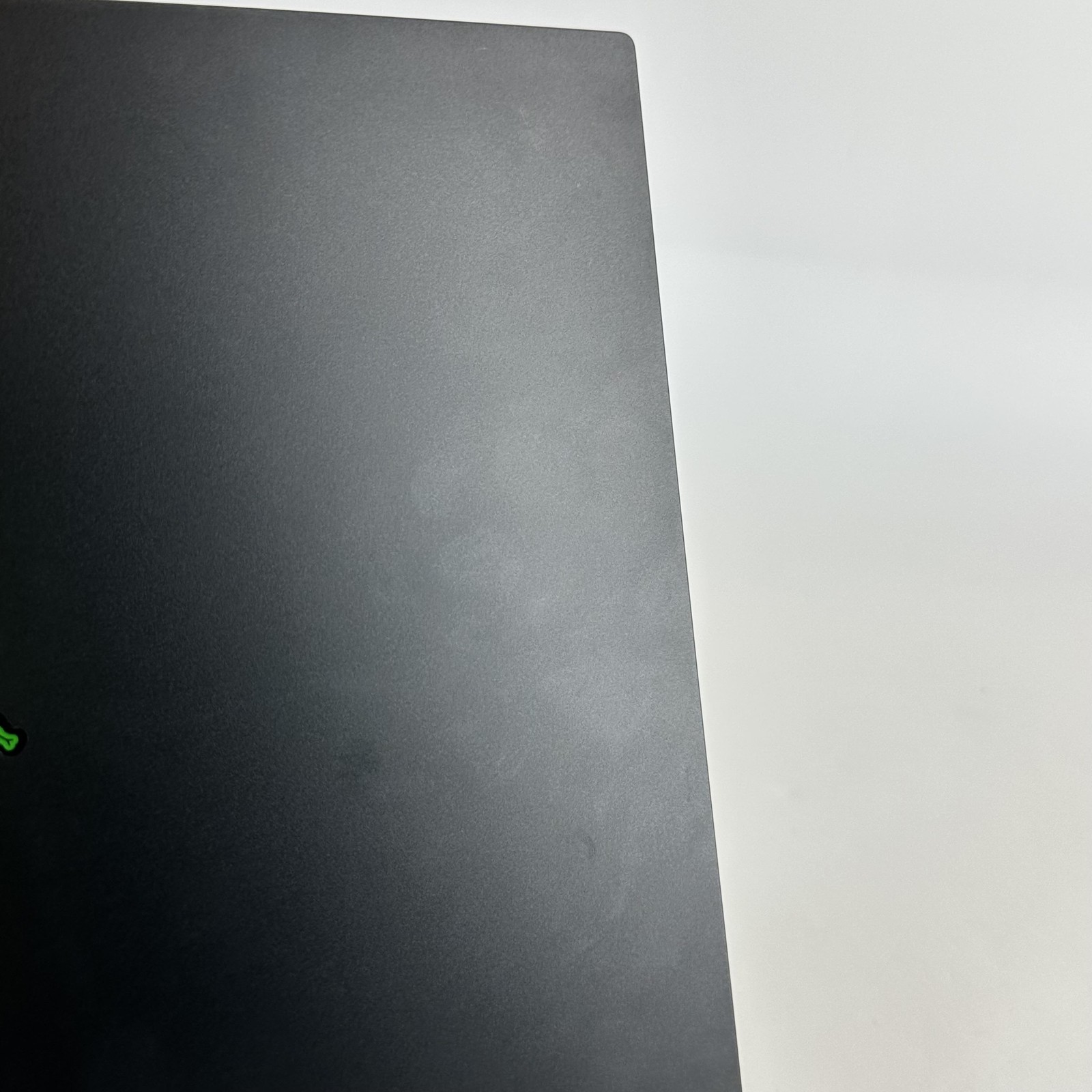 Razer Blade 14 120Hz 2025 2.0 Hz Ryzen AI 9 365 16GB 1TB SSD RTX 5060 BENT FRAME