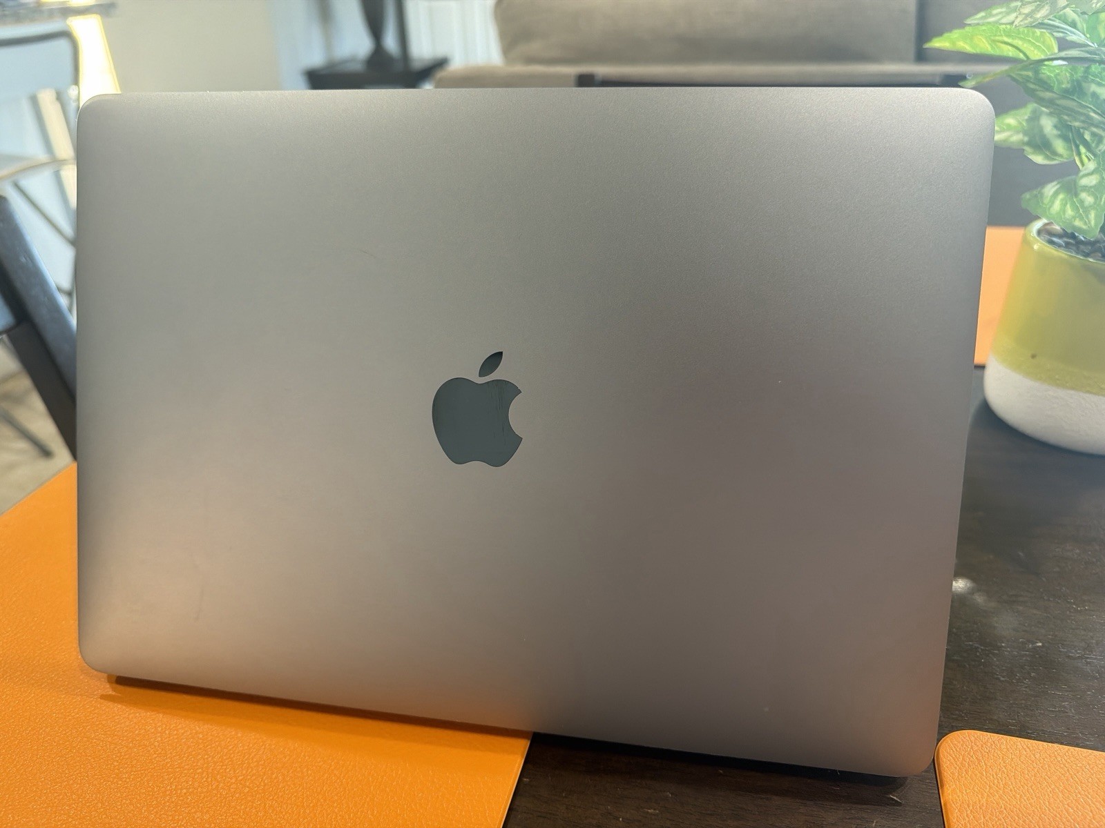 APPLE MACBOOK AIR 13” 2020 QUAD CORE i5 8GB RAM 256GB SSD! FAST 💨!!